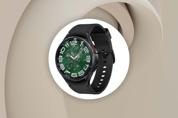 fix galaxy watch screen flickering or frozen featured